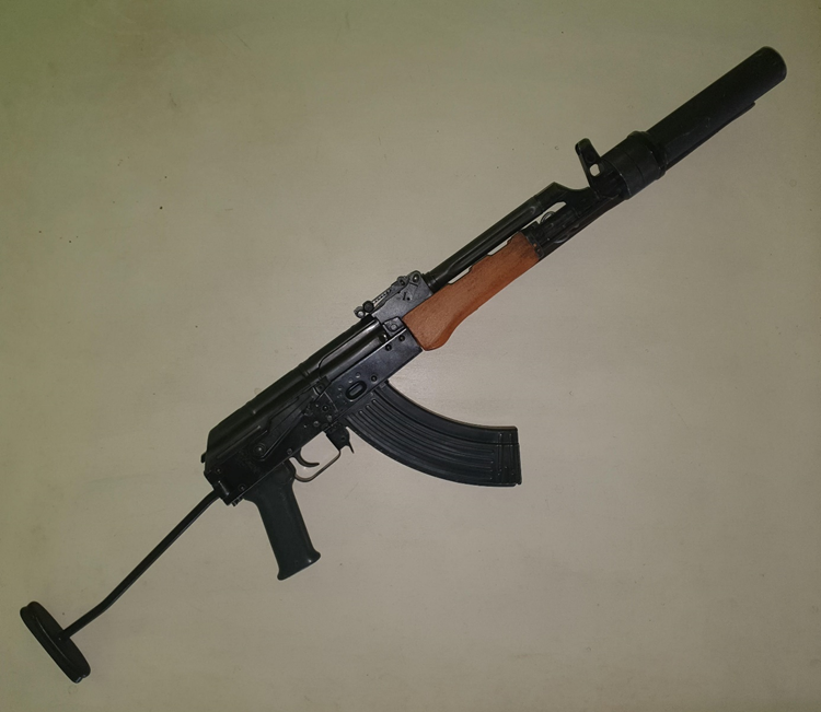 AMD-65 típusú gépkarabély PBSz-1 hang- és fénycsökkenető készülékkel